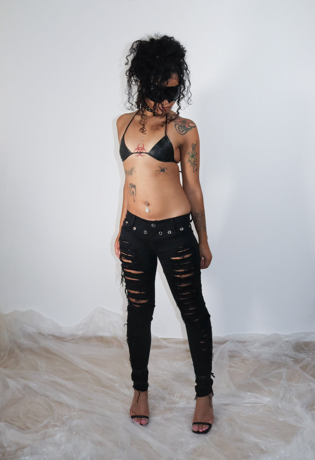 SLASHED OUT SKINNY