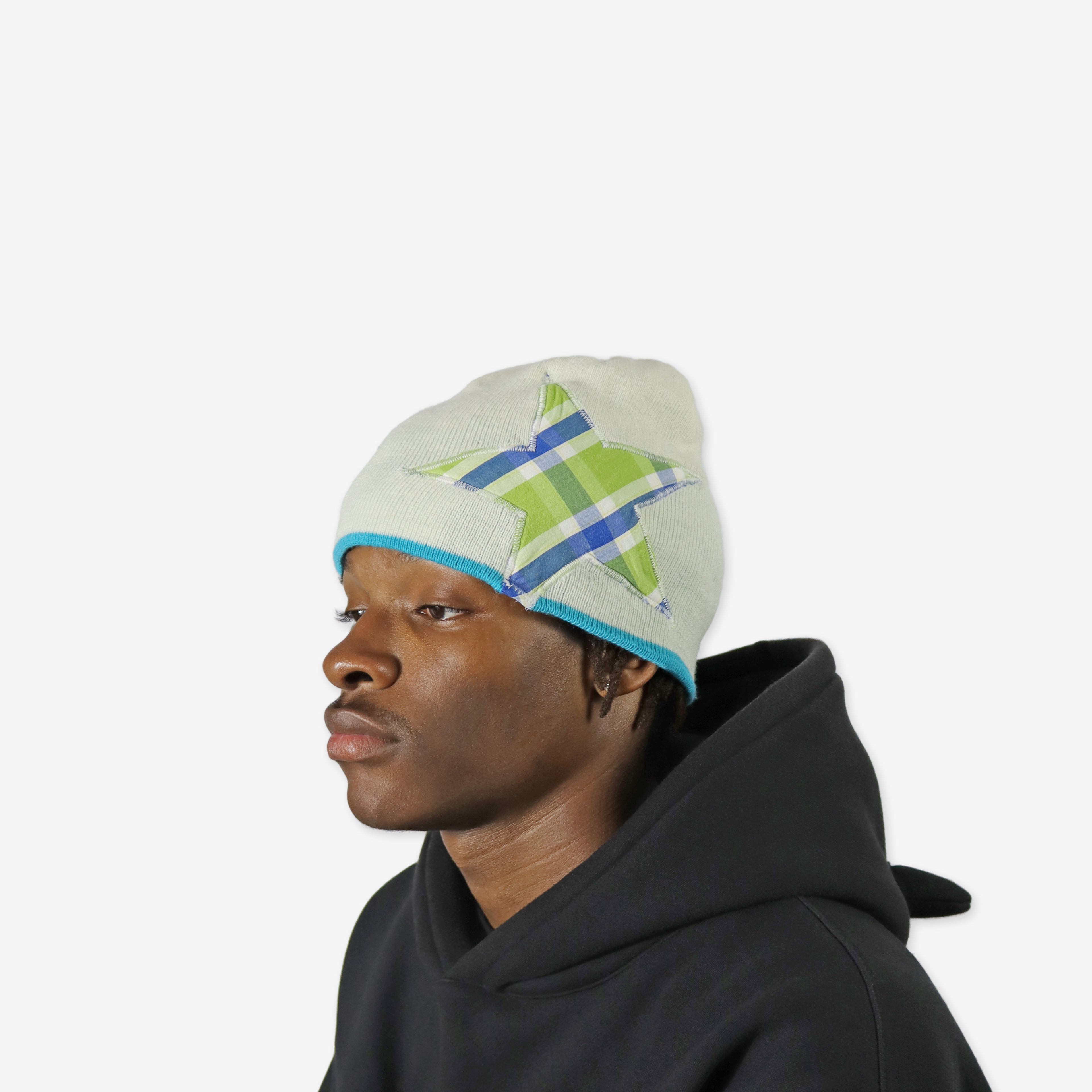 STAR BEANIE WHITE/GREEN