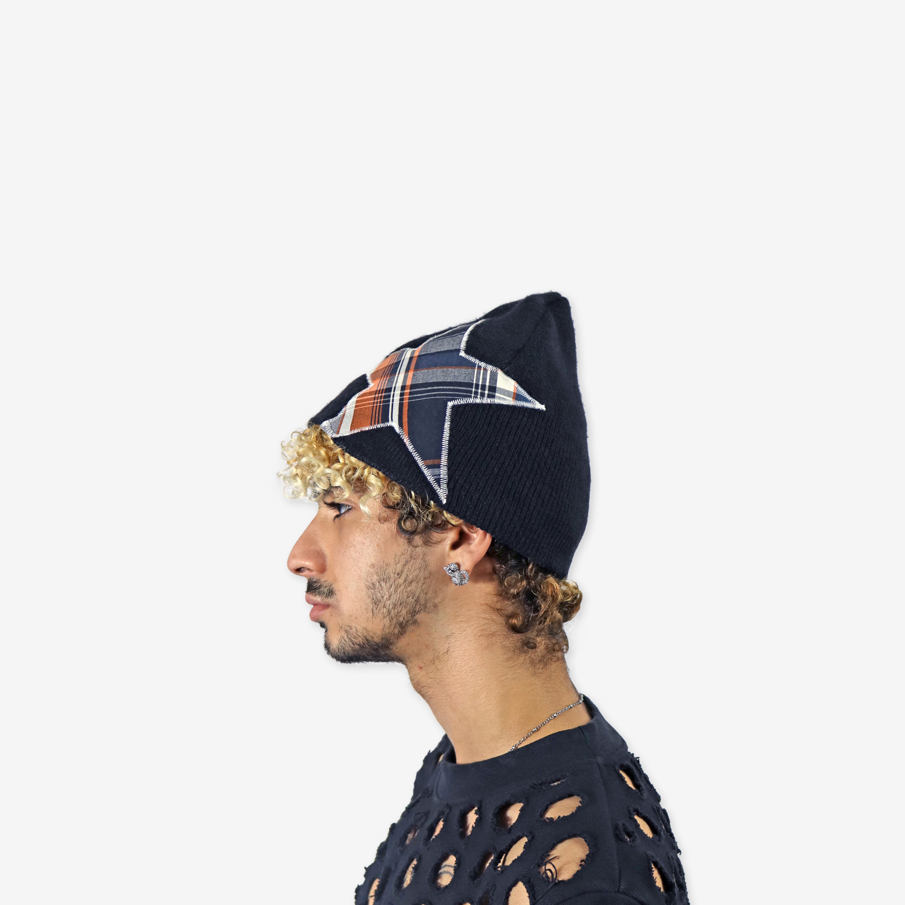 STAR BEANIE BLACK/ORANGE